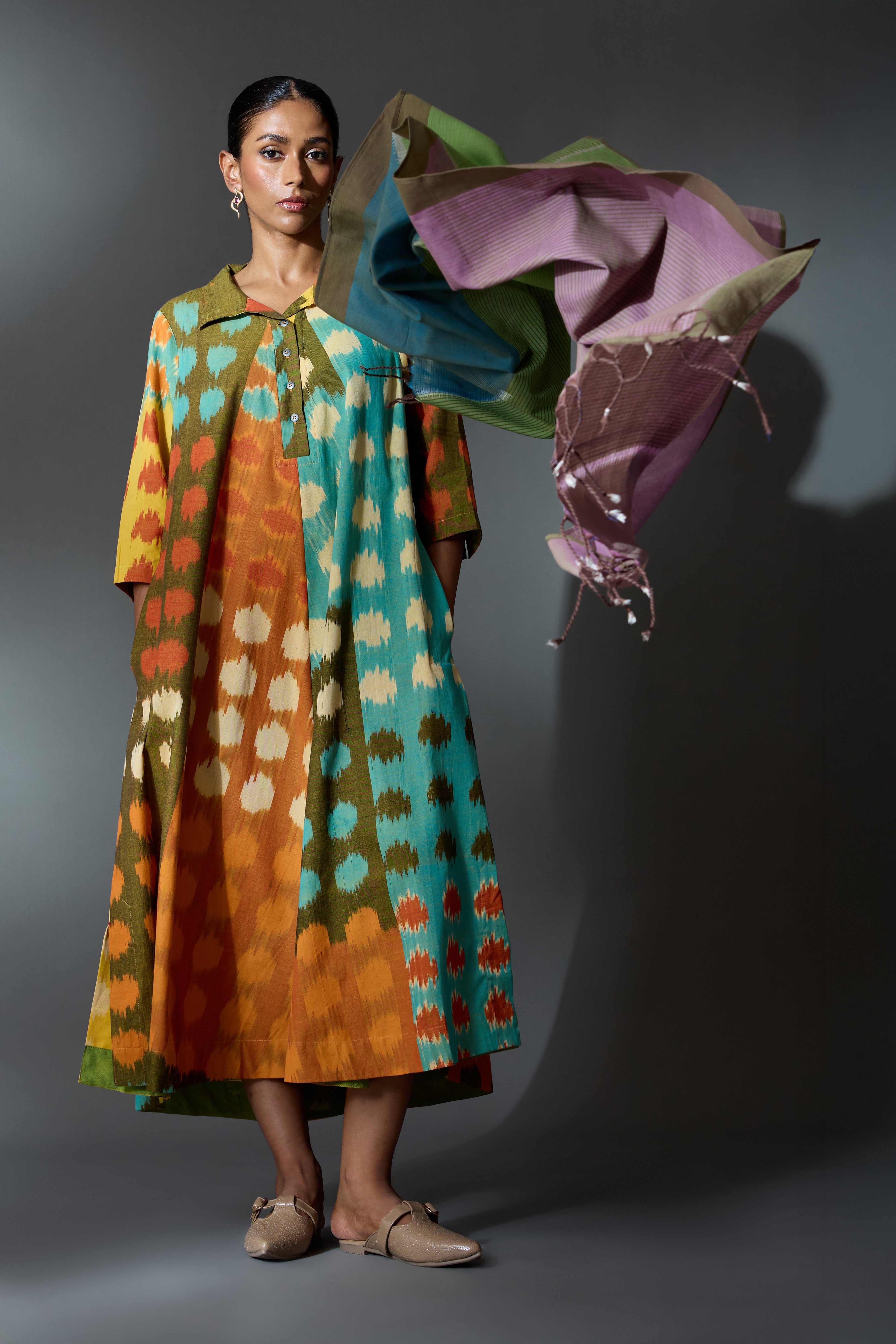 TINTED STOLE