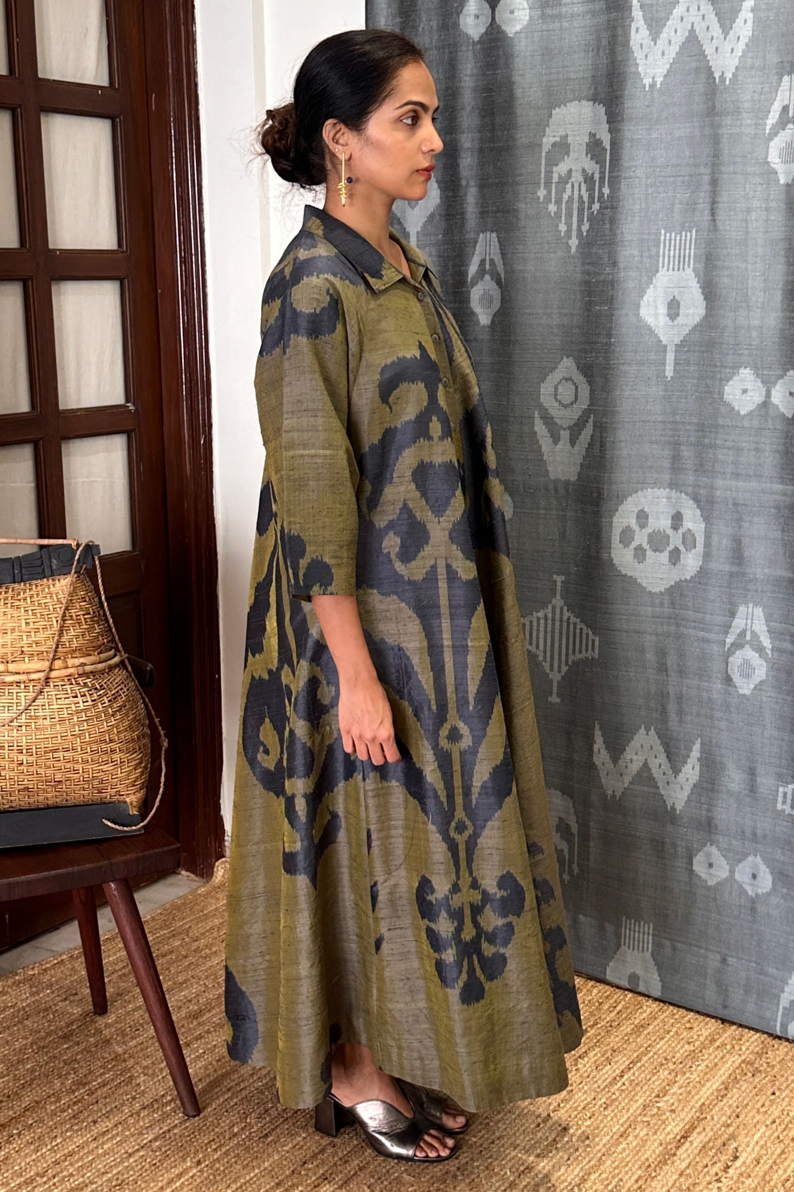 HINA ANTIFIT COLLARED MAXI