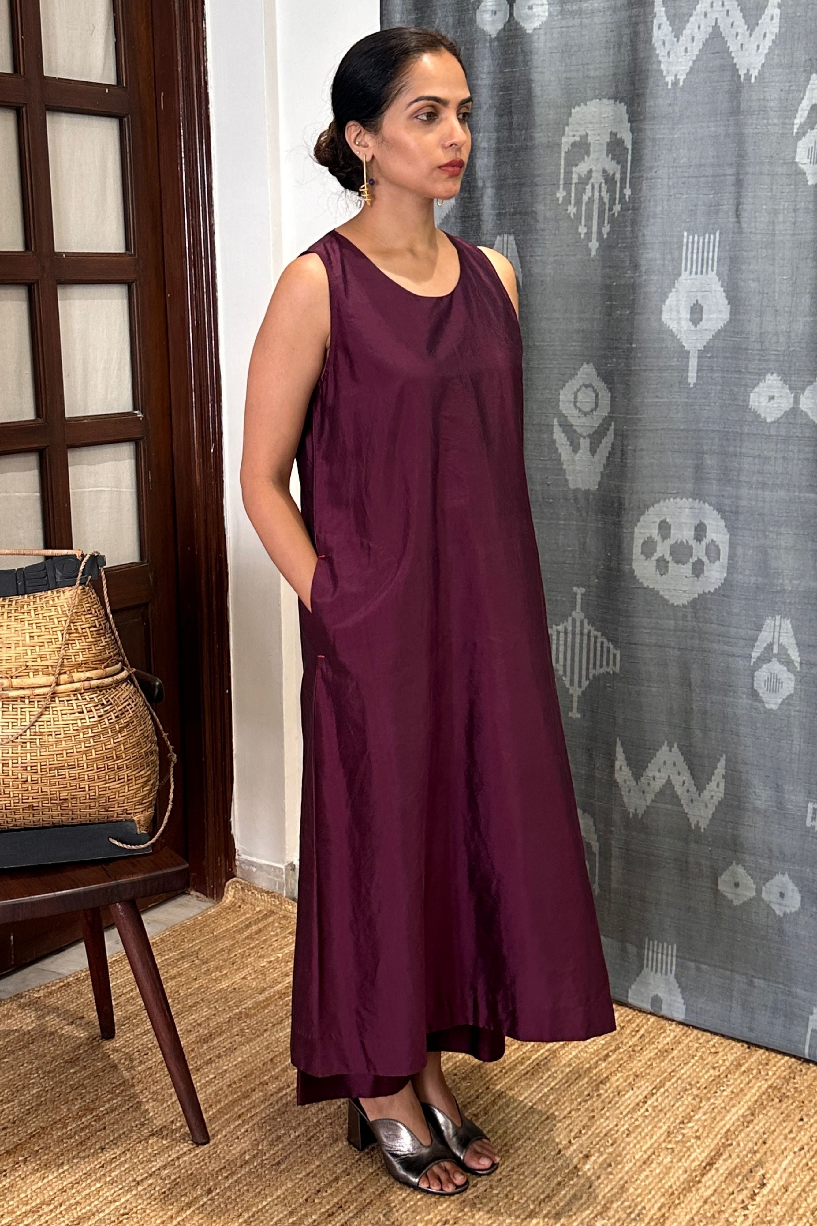 FIR SLEVELESS DRESS