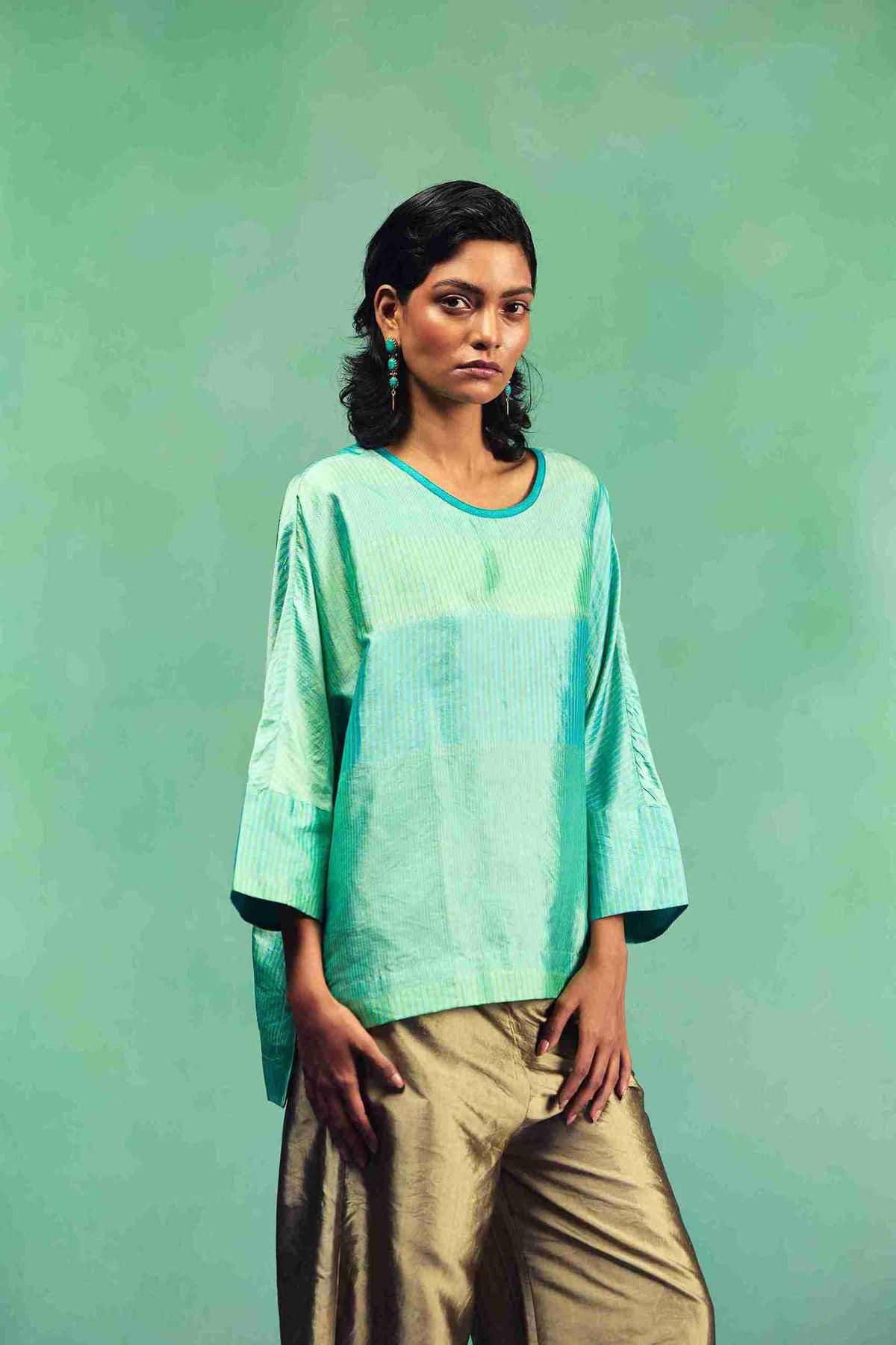 SYMPHONY SQUARE CUT TOP