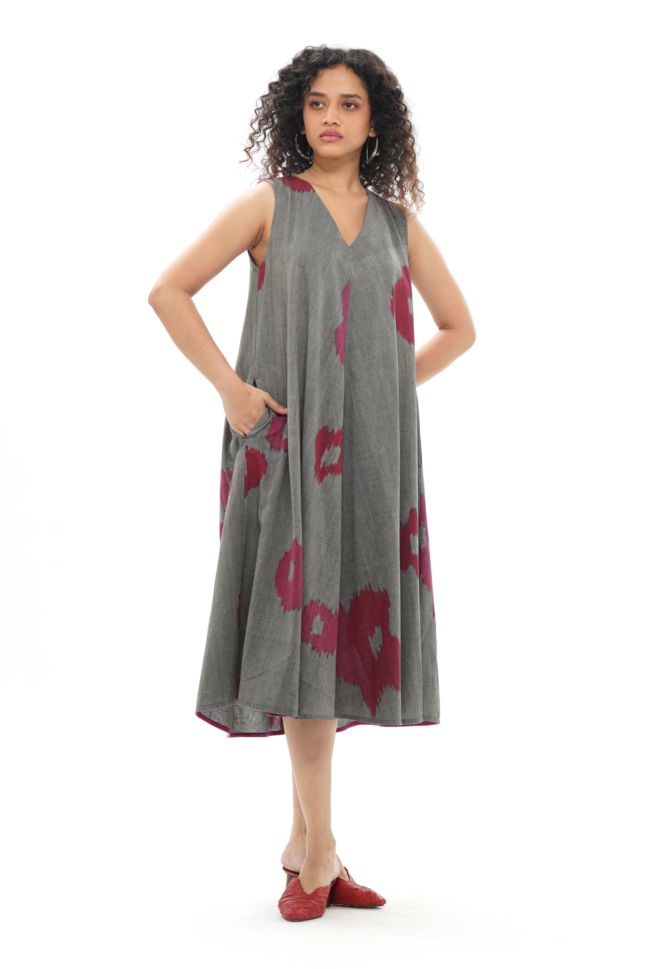 KURO SLEEVELESS BIAS DRESS