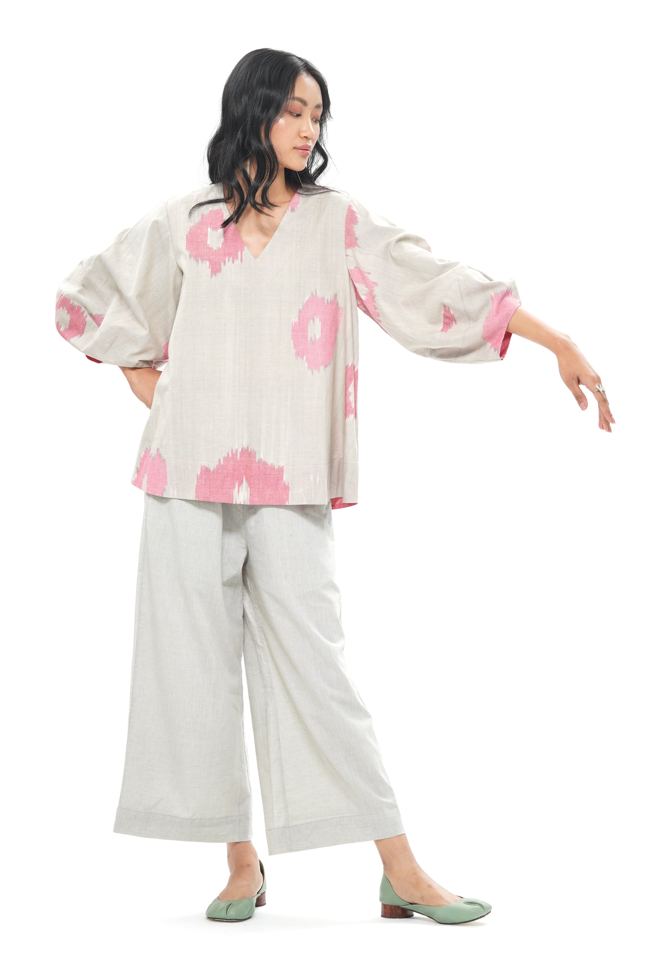 YURI LANTERN SLEEVE TOP