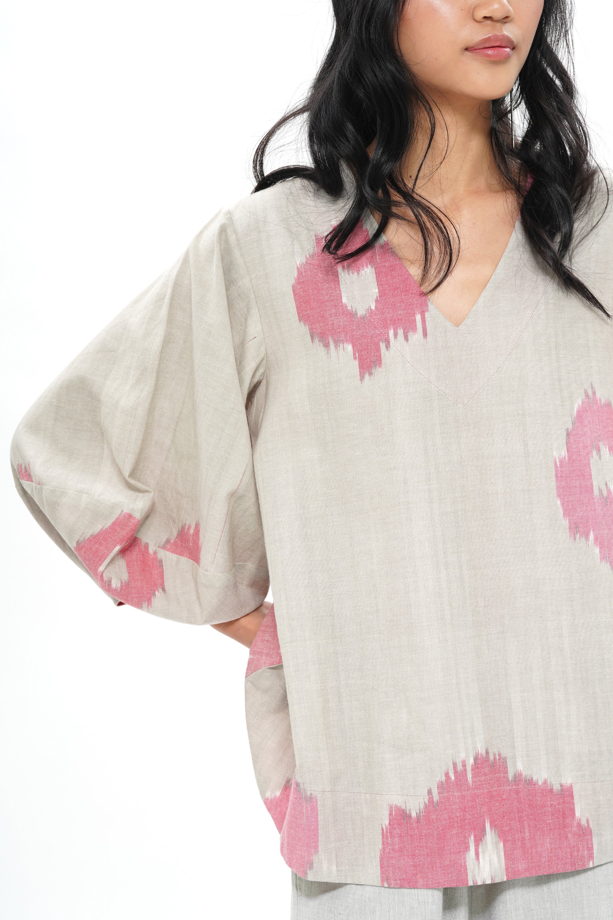 YURI LANTERN SLEEVE TOP