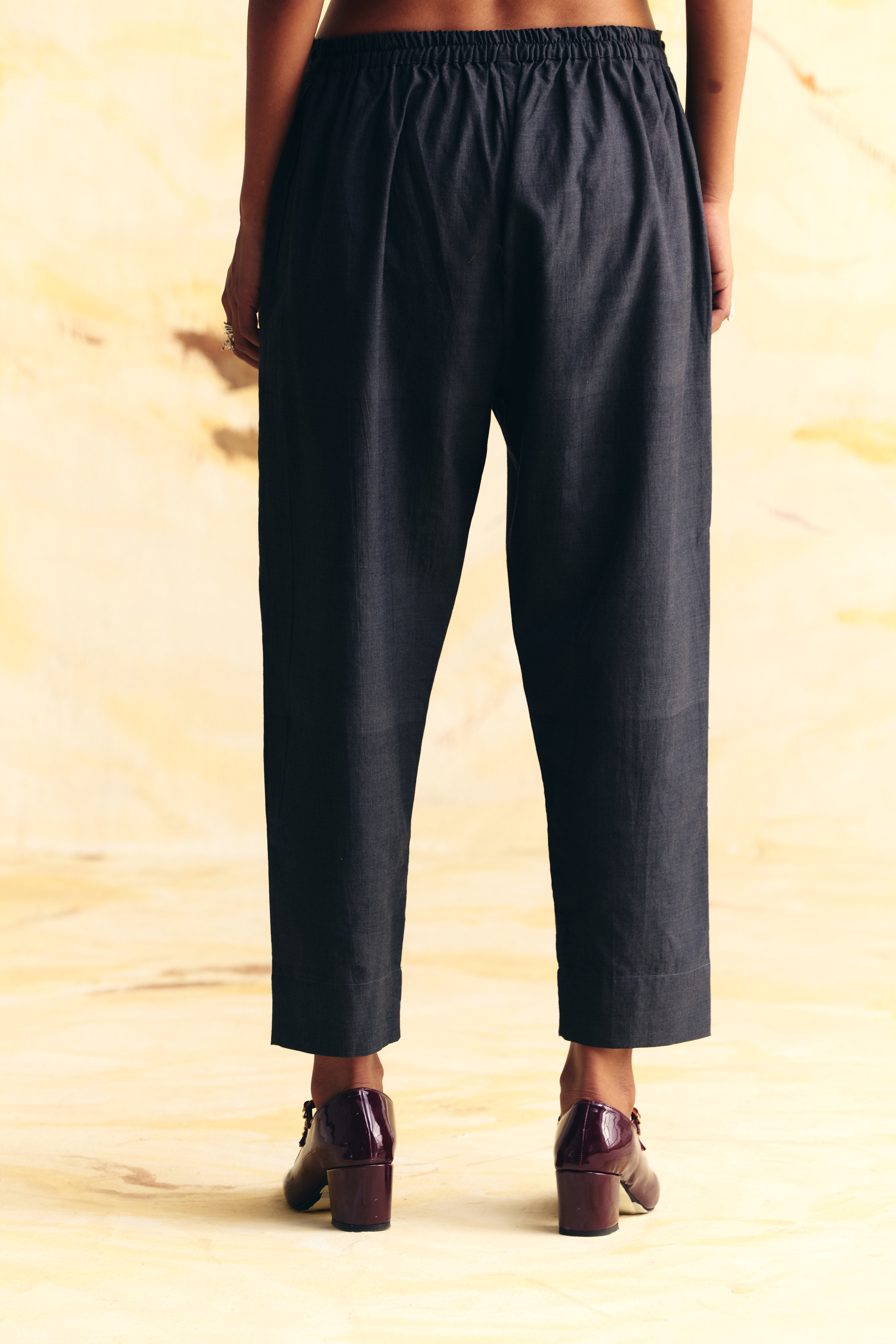CHARCOAL STRAIGHT PANT