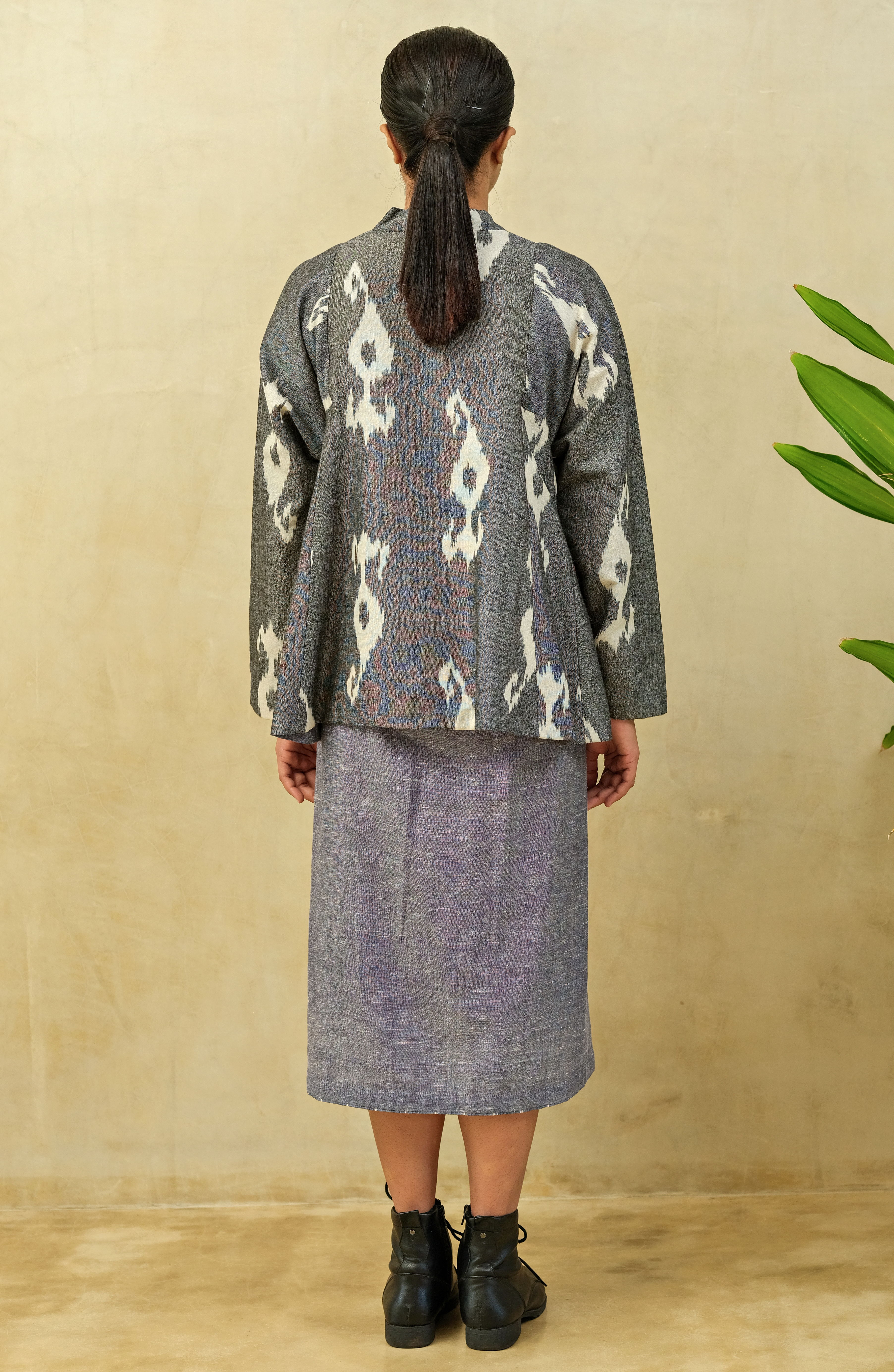 Grey Frostbite Woolen Short Wrap