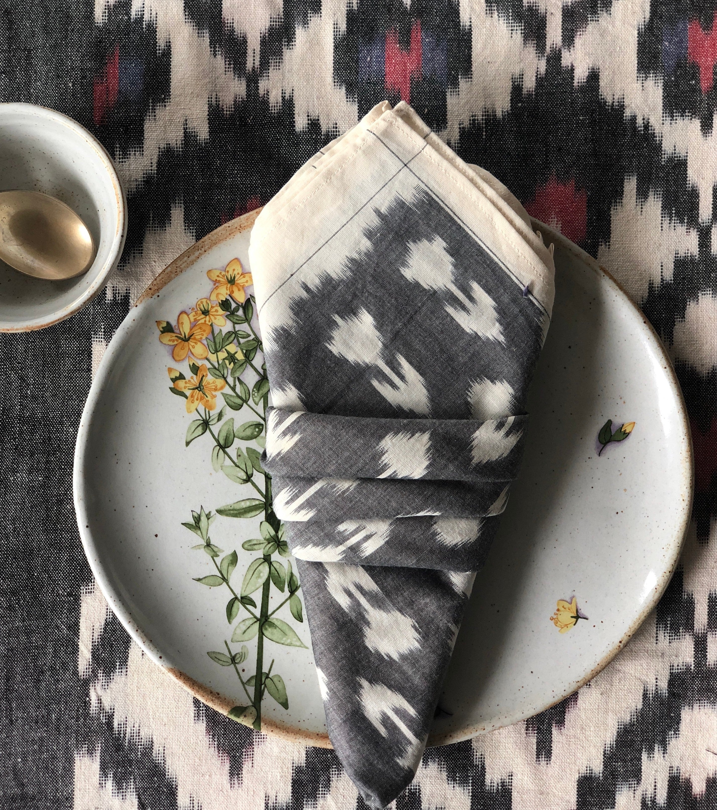 Grey White Bud Napkin (Set Of 4)