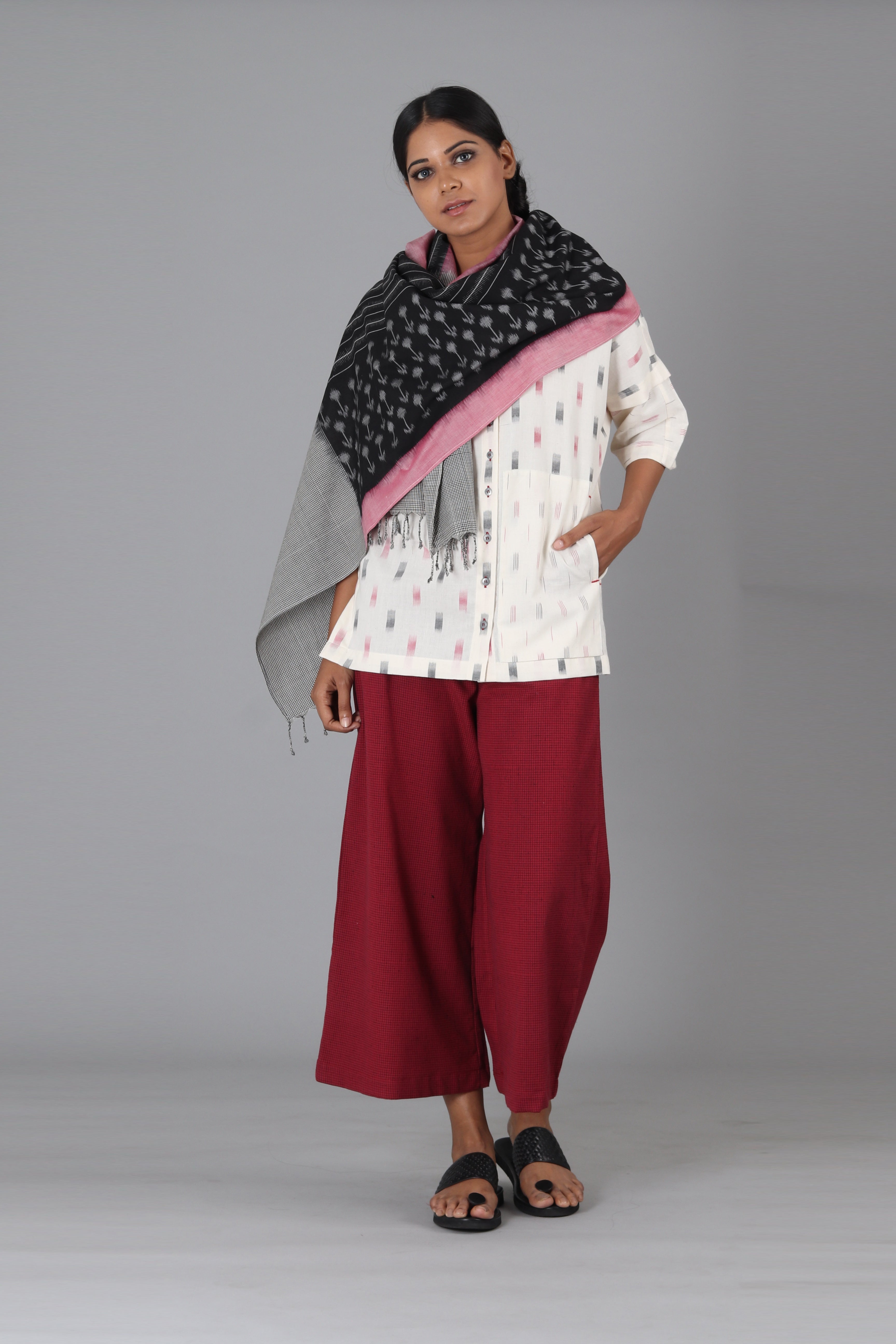 Black Bud Pink Stole