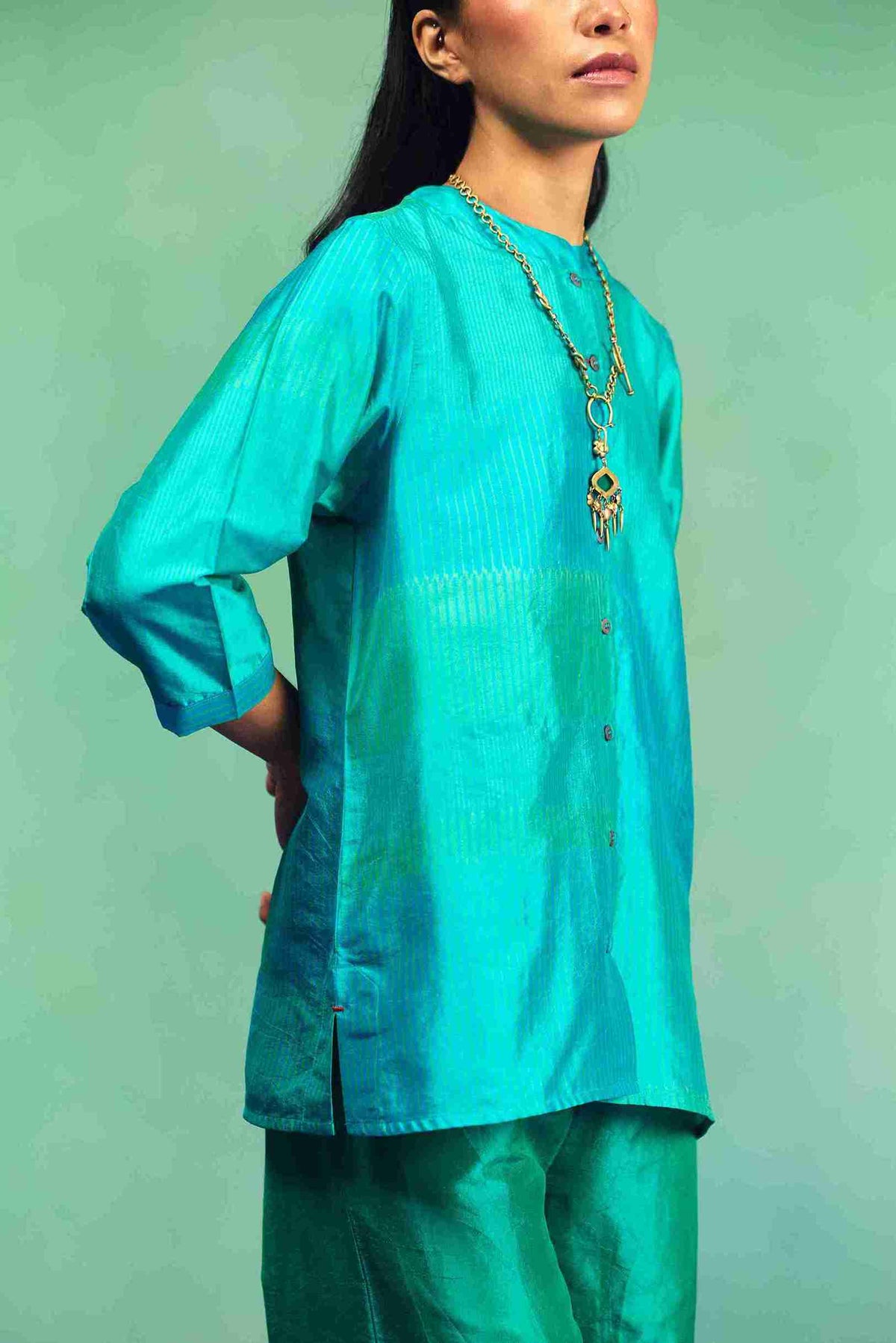 AKASA CLASSIC SHIRT