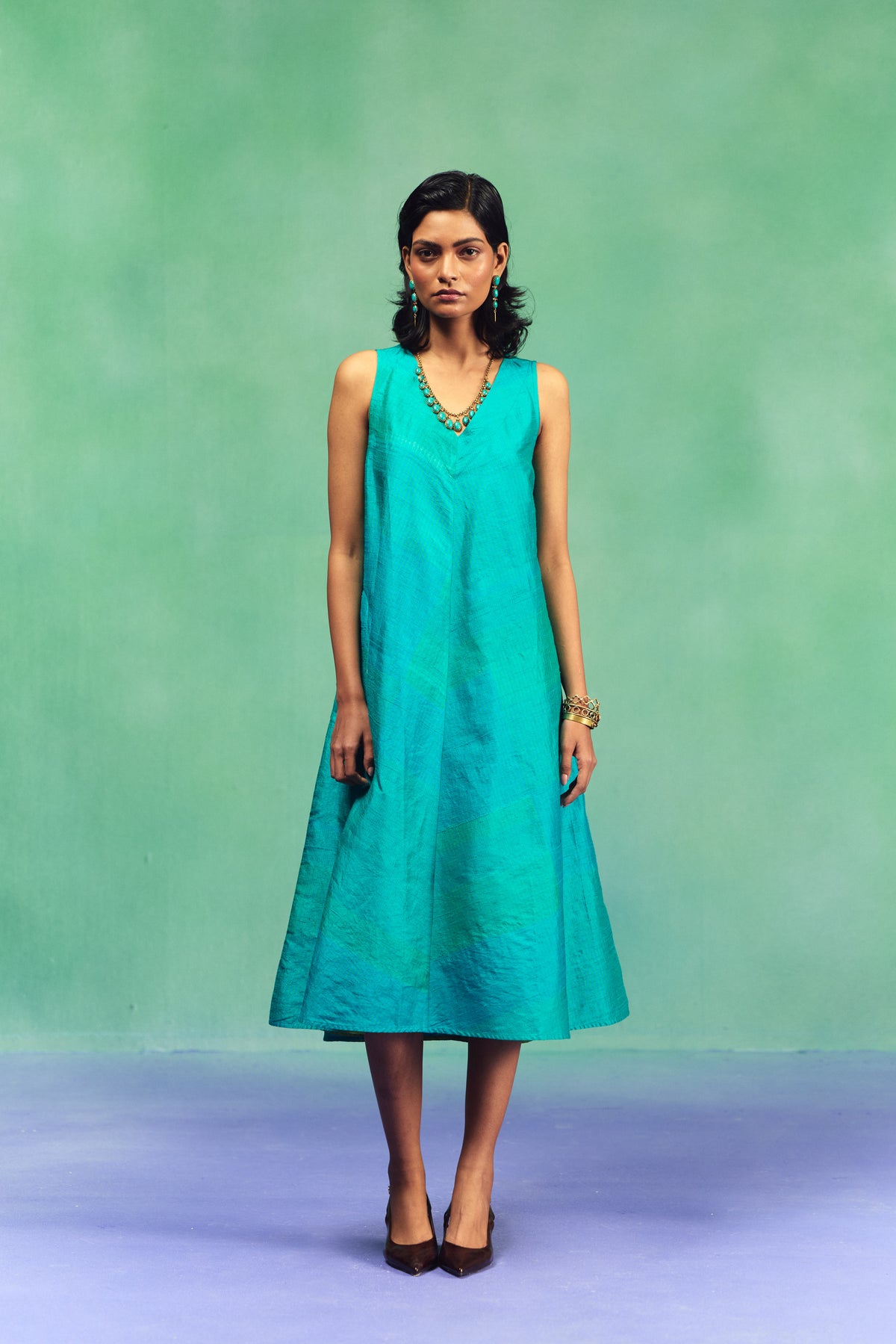 AKASA SLEEVLESS BIAS DRESS