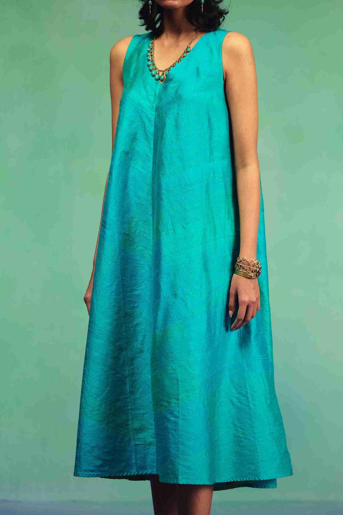 AKASA SLEEVLESS BIAS DRESS