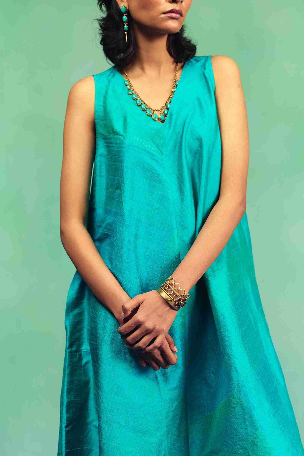 AKASA SLEEVLESS BIAS DRESS