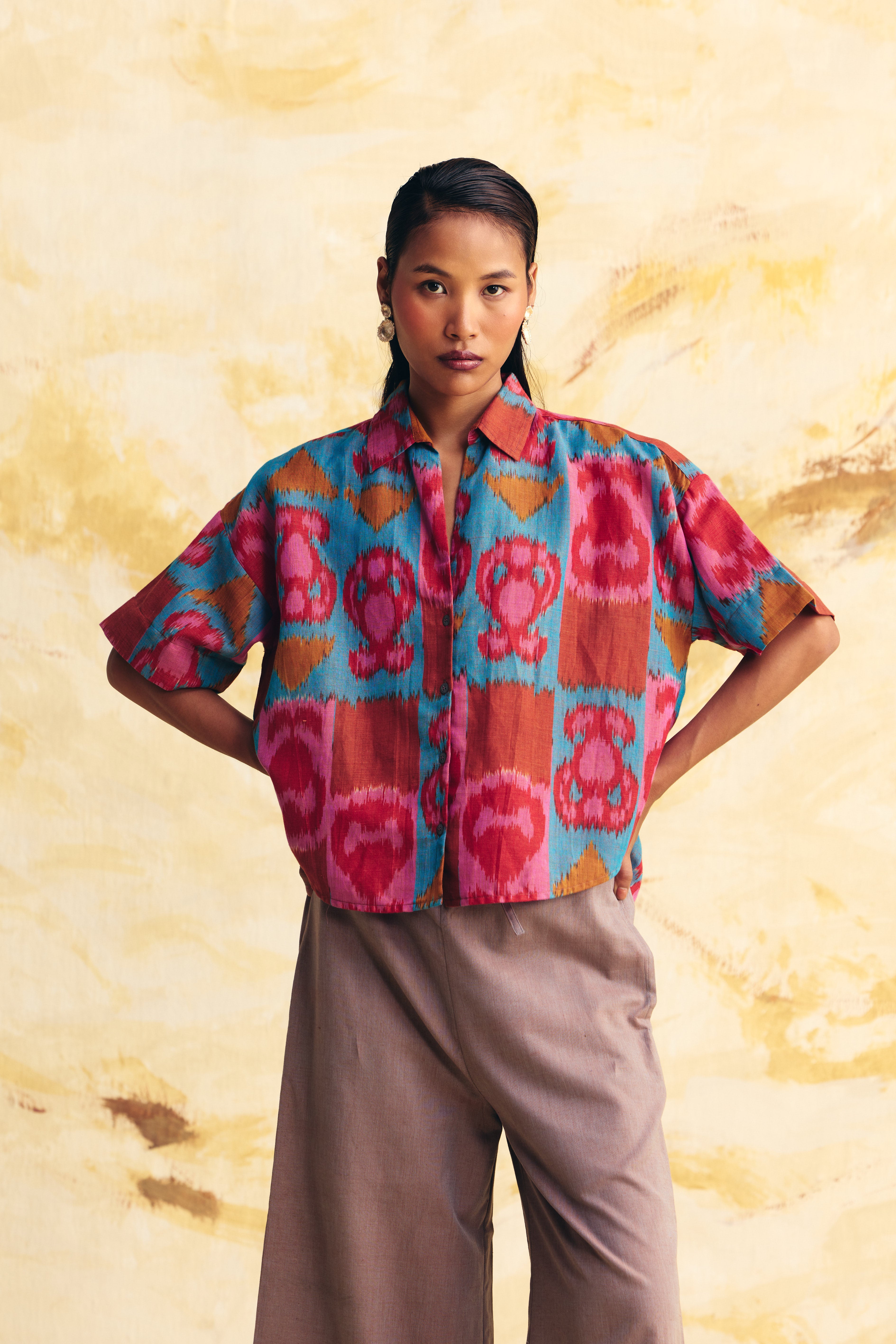 INERTIA LINEN CROPPED SHIRT