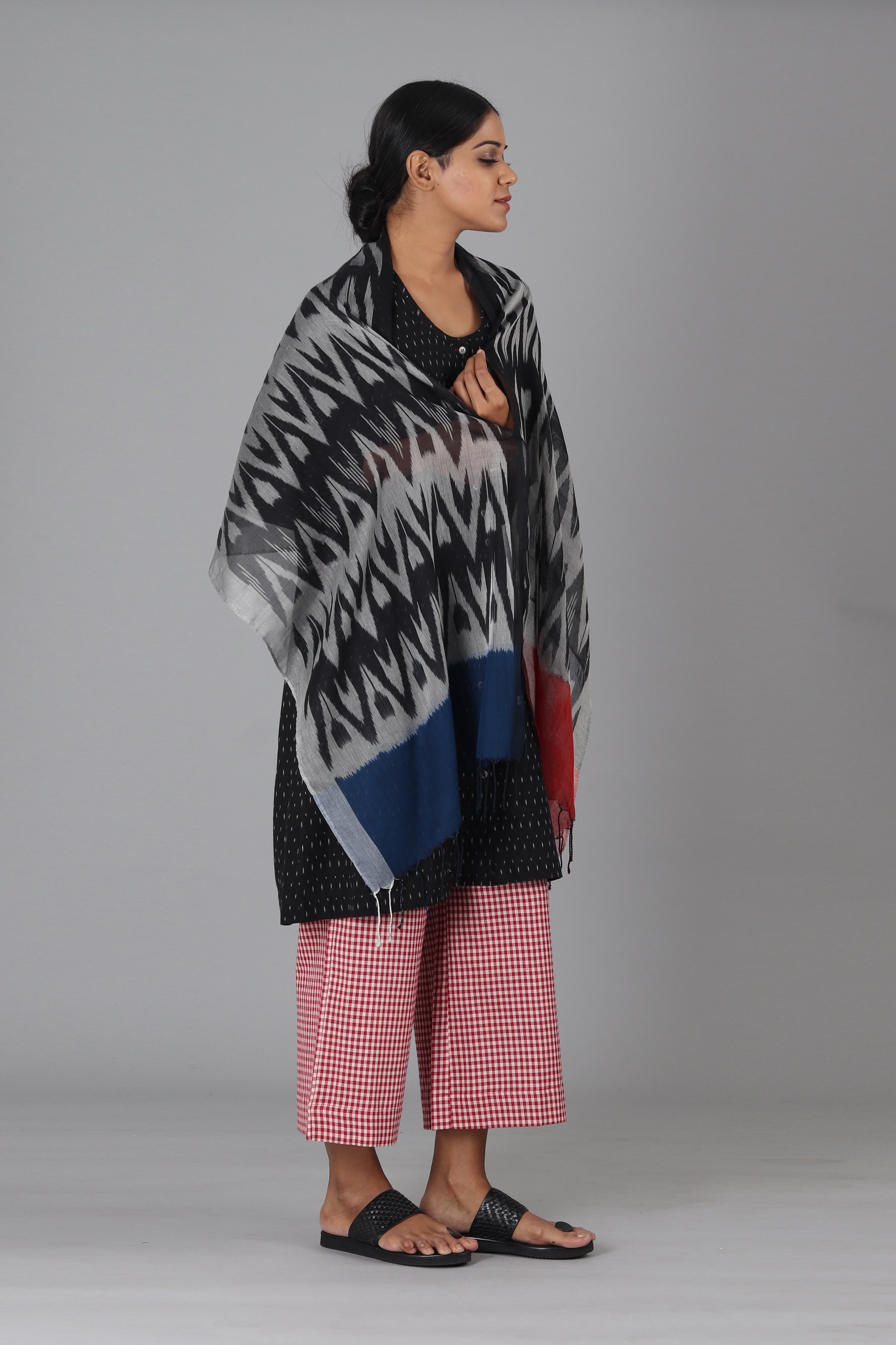 Black Zig Zag Stole