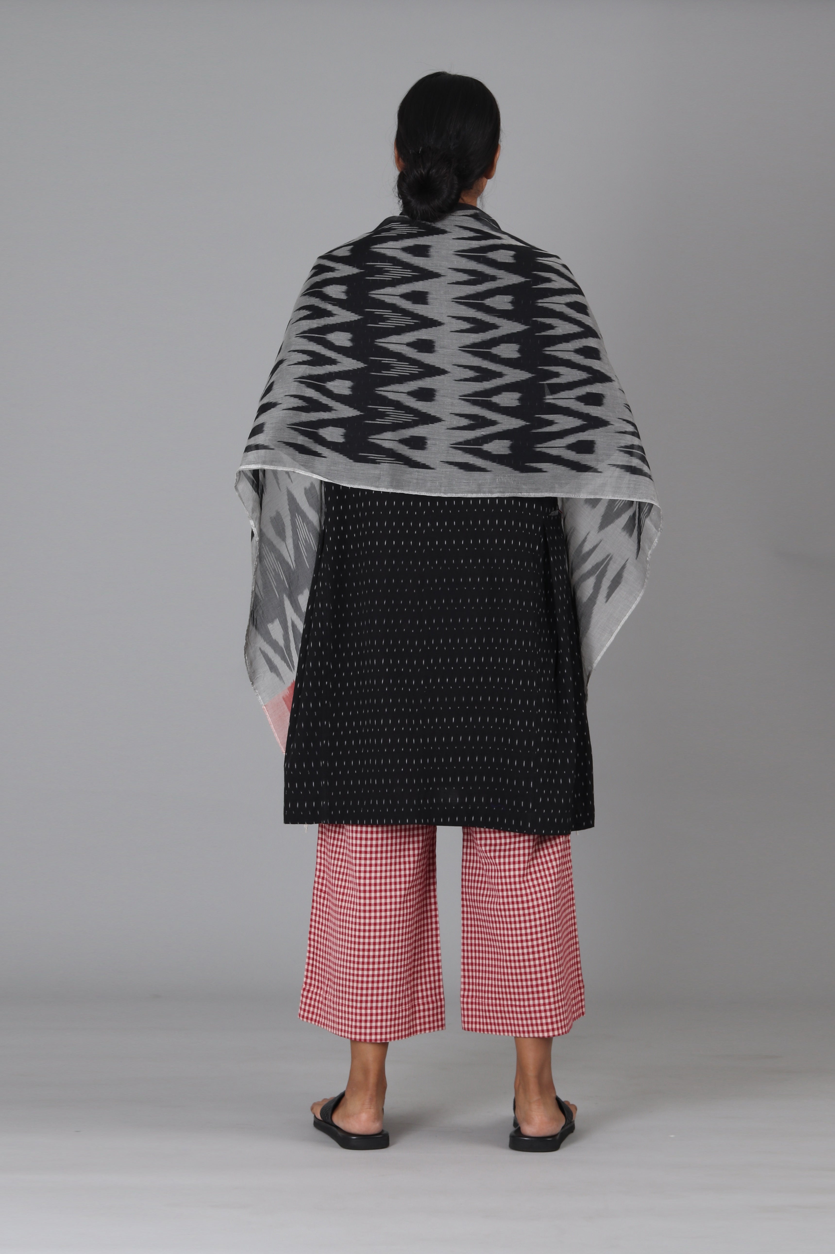 Black Zig Zag Stole