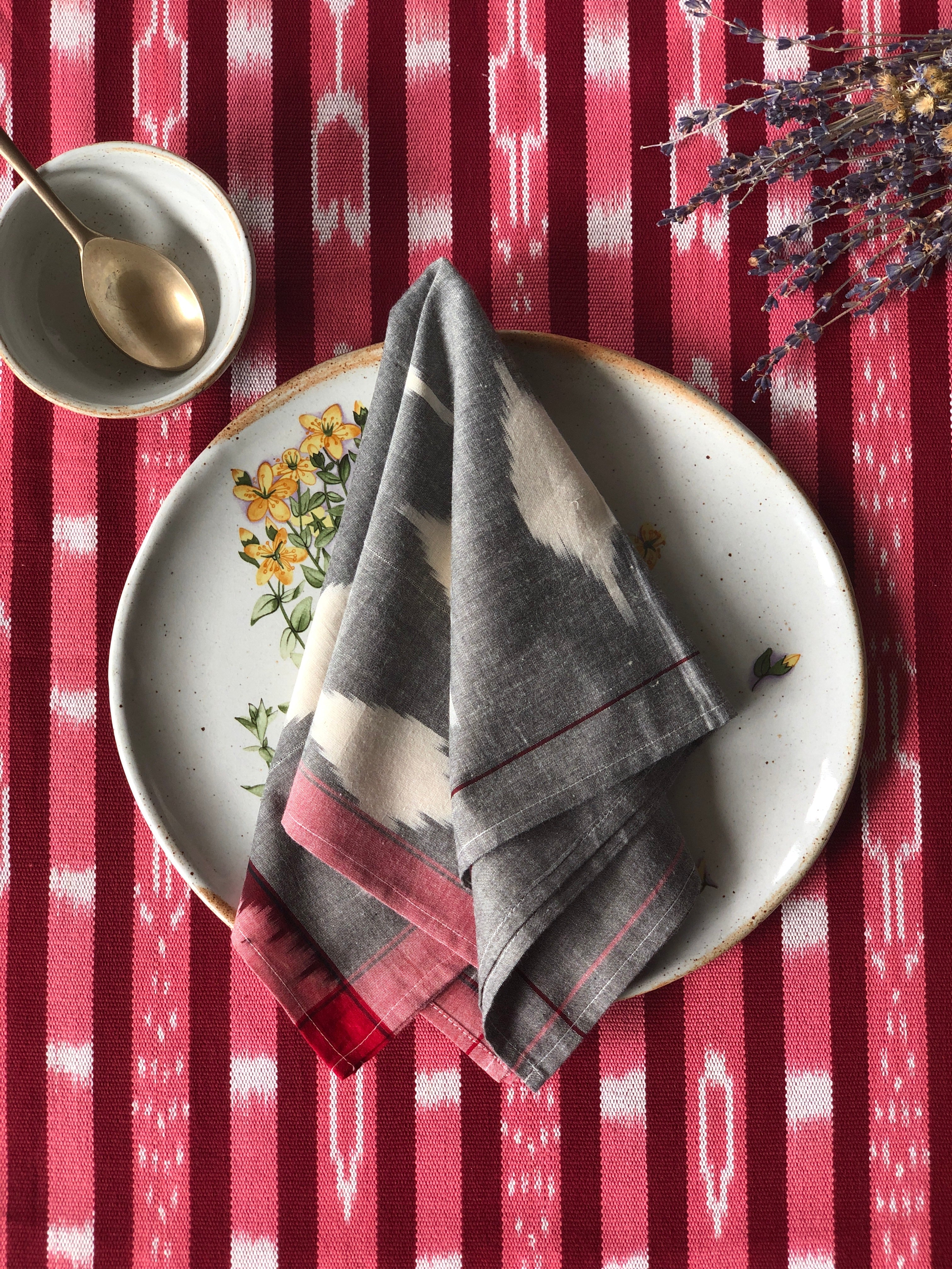 Grey Red Leaf Napkin (Set Of 4)